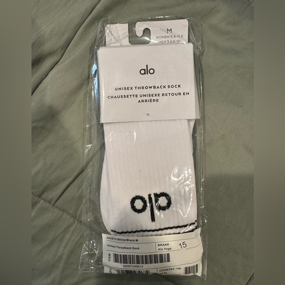 Alo Unisex Throwback Socks - Picture 2 of 3
